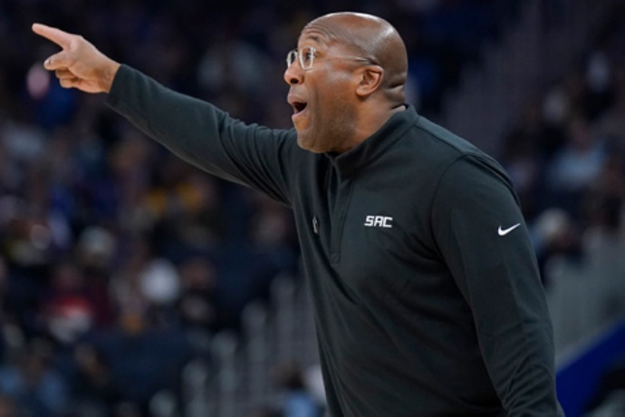 Marks:迈克・布朗的执教经验,是球队宝贵的财富 Marks:迈克・布朗的执教经验,是球队宝贵的财富